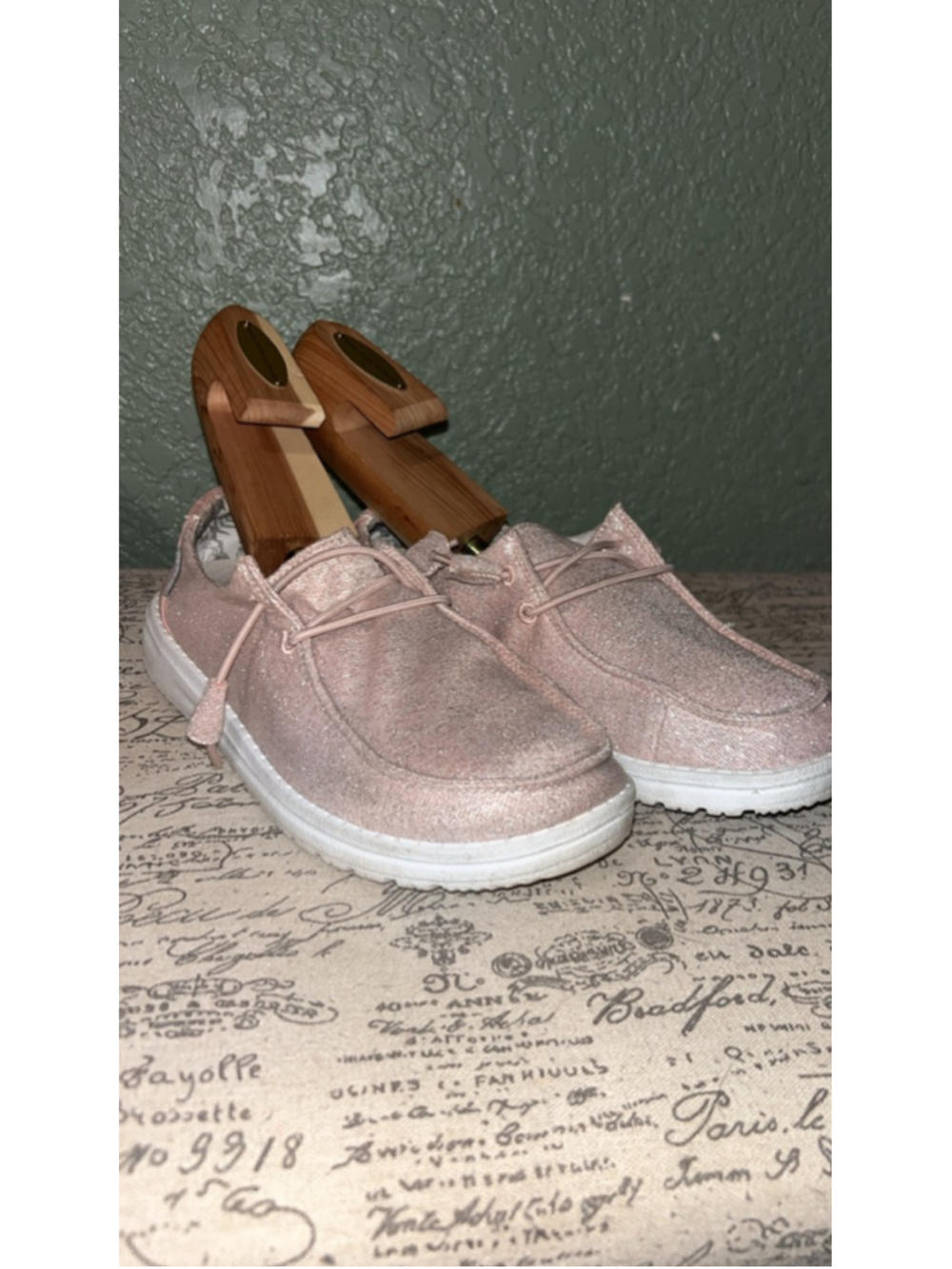 Women's Hey Dude Pink Sparkling Wendy Flats & Loafers Size 6
